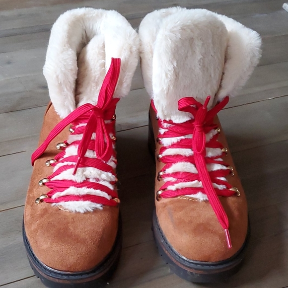 Bamboo Brand Sherpa Boots w/ Red Laces - Picture 5 of 6